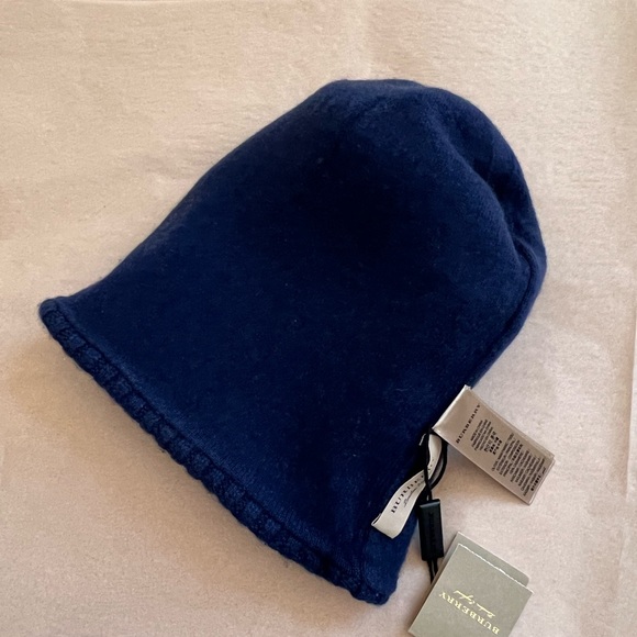 NWT Burberry cashmere hat - Picture 11 of 11